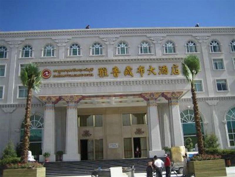 Brahmaputra Grand Hotel Lassa Exterior foto